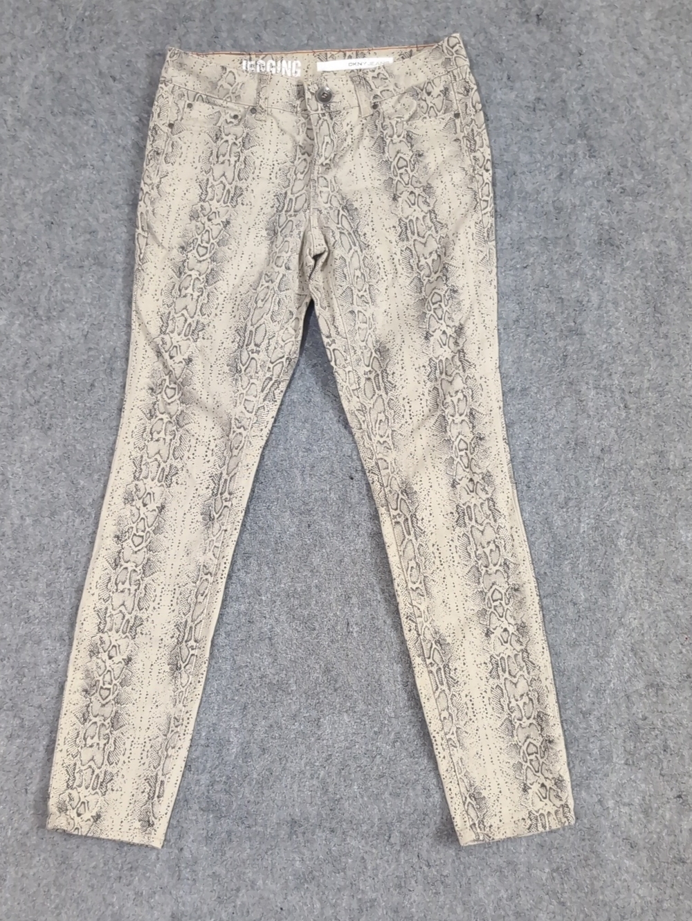 DKNY Jeans Women's Size 4 Cream Leopard Print Very Slim Fit Low Rise